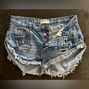 One teaspoon distressed denim shorts.